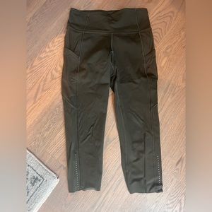 Lululemon leggings crop size 6